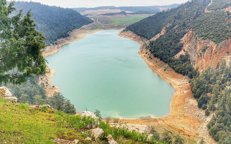 Aguelmam Azegza Lake