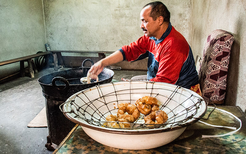 Donut maker, Morocco